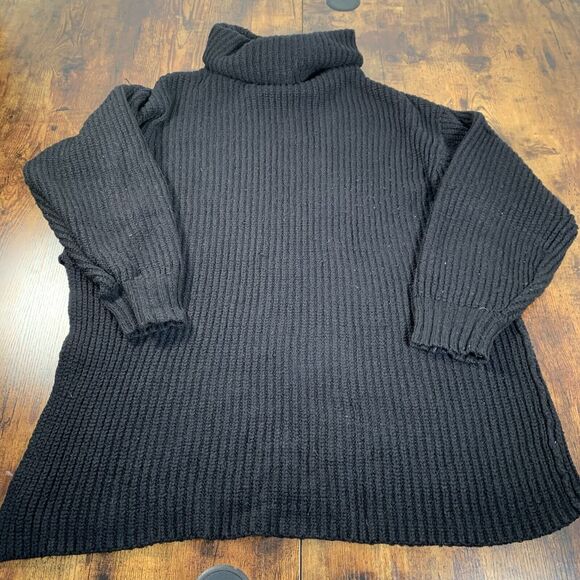 Free People‎ Eleven Chunky Turtleneck Tunic Sweater Single Side Slit Size Medium - Picture 1 of 5
